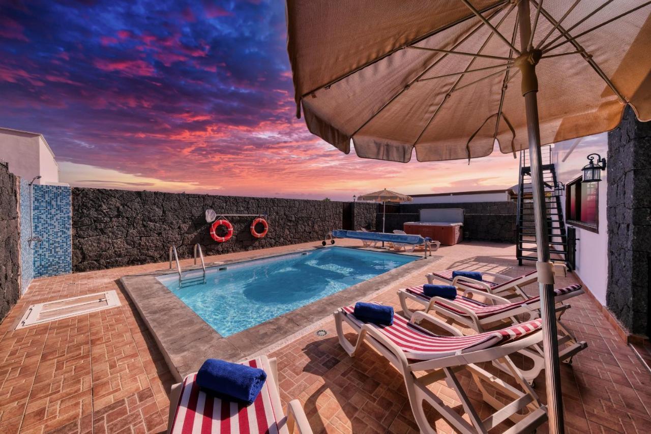 Villa Aurelia-Pool, Jacuzzi And Solarium Playa Blanca  Exterior foto